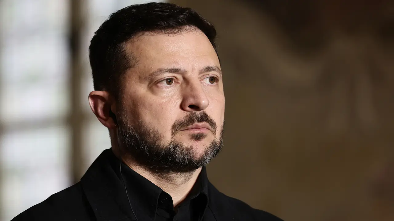 Tính toán chiến lược của ông Zelensky khi bất ngờ thay Thủ tướng