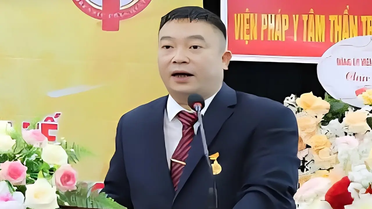 Tờ giấy trên cọc tiền trong két sắt lộ đường dây 'chạy việc' vào Viện Pháp y tâm thần