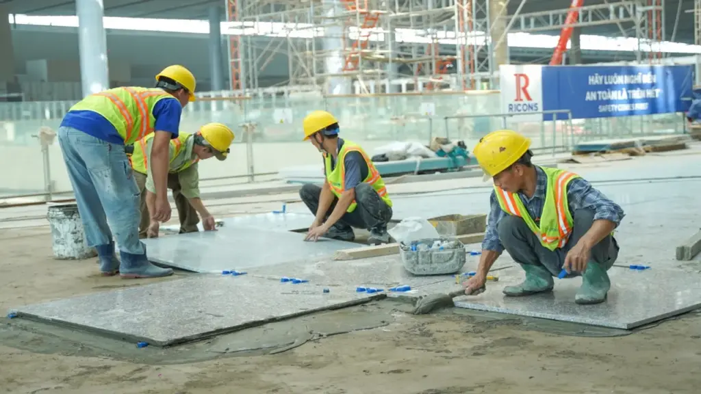 Toàn cảnh thi công nước rút bên trong nhà ga sân bay Long Thành, sẵn sàng đón chuyến bay thương mại đầu tiên vào 1-12-2026