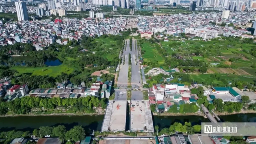 Toàn cảnh tuyến đường 10 làn xe ở Hà Nội sau khi gỡ vướng giải phóng mặt bằng