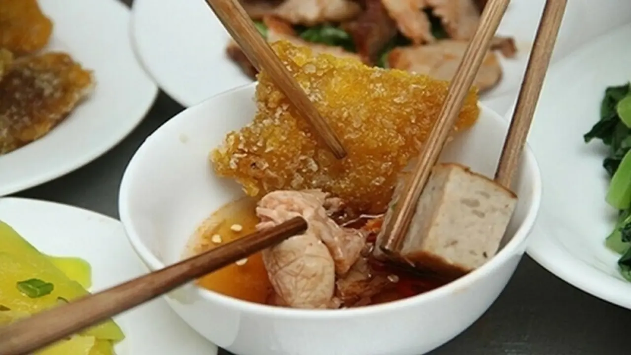 Tôi nói người thân, bạn bè 'ai ăn nấy gắp'