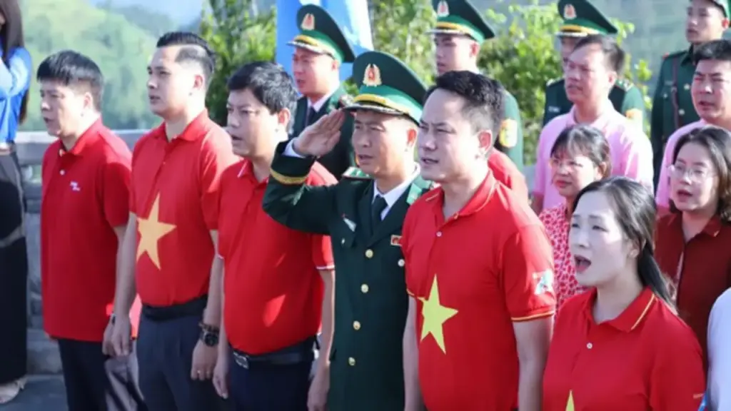 'Tôi yêu Tổ quốc tôi' bồi đắp lòng yêu nước, chăm lo cho người dân vùng biên