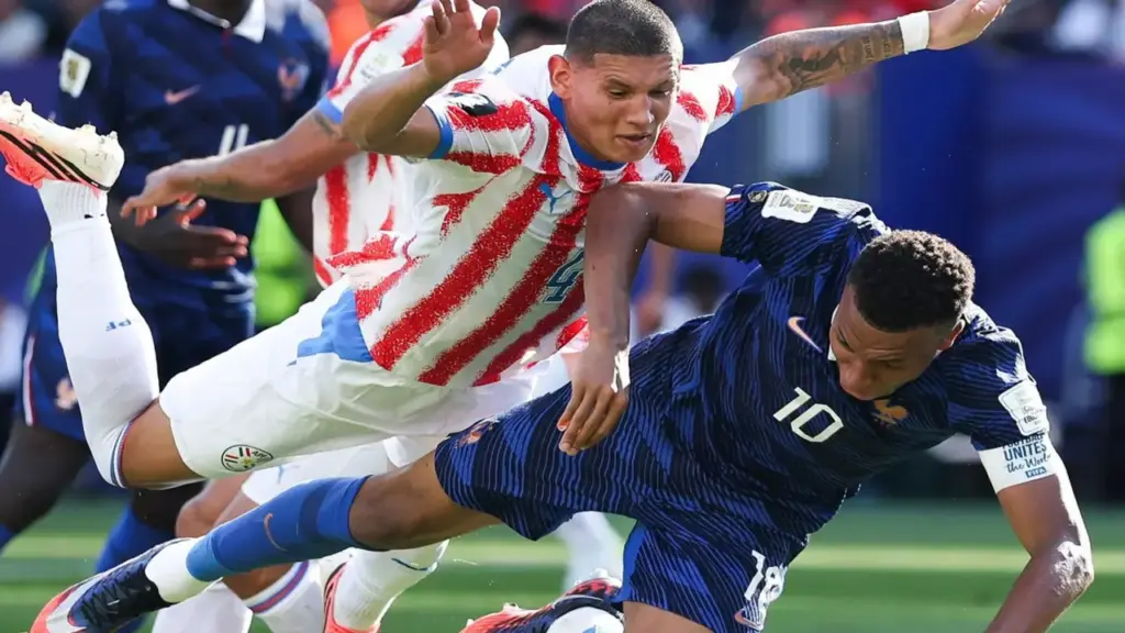 Tổng hợp chuỗi 'đòn võ MMA' Paraguay sử dụng với tuyển Pháp