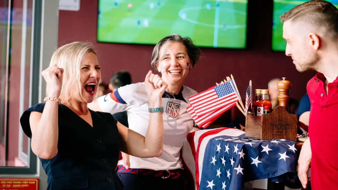 Tổng lãnh sự Mỹ cảm ơn người hâm mộ Việt Nam sau khi đội tuyển nhà dừng chân tại World Cup