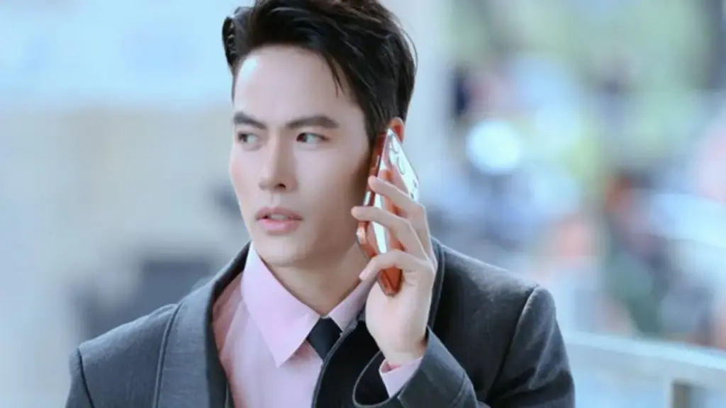 "Tổng tài" Vbiz mưu sinh bằng đủ thứ nghề chân tay để "kiếm cơm qua ngày"