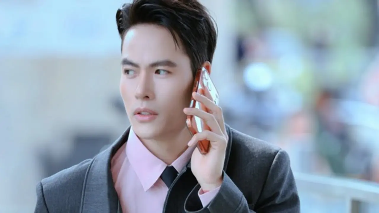 "Tổng tài" Vbiz mưu sinh bằng đủ thứ nghề chân tay để "kiếm cơm qua ngày"