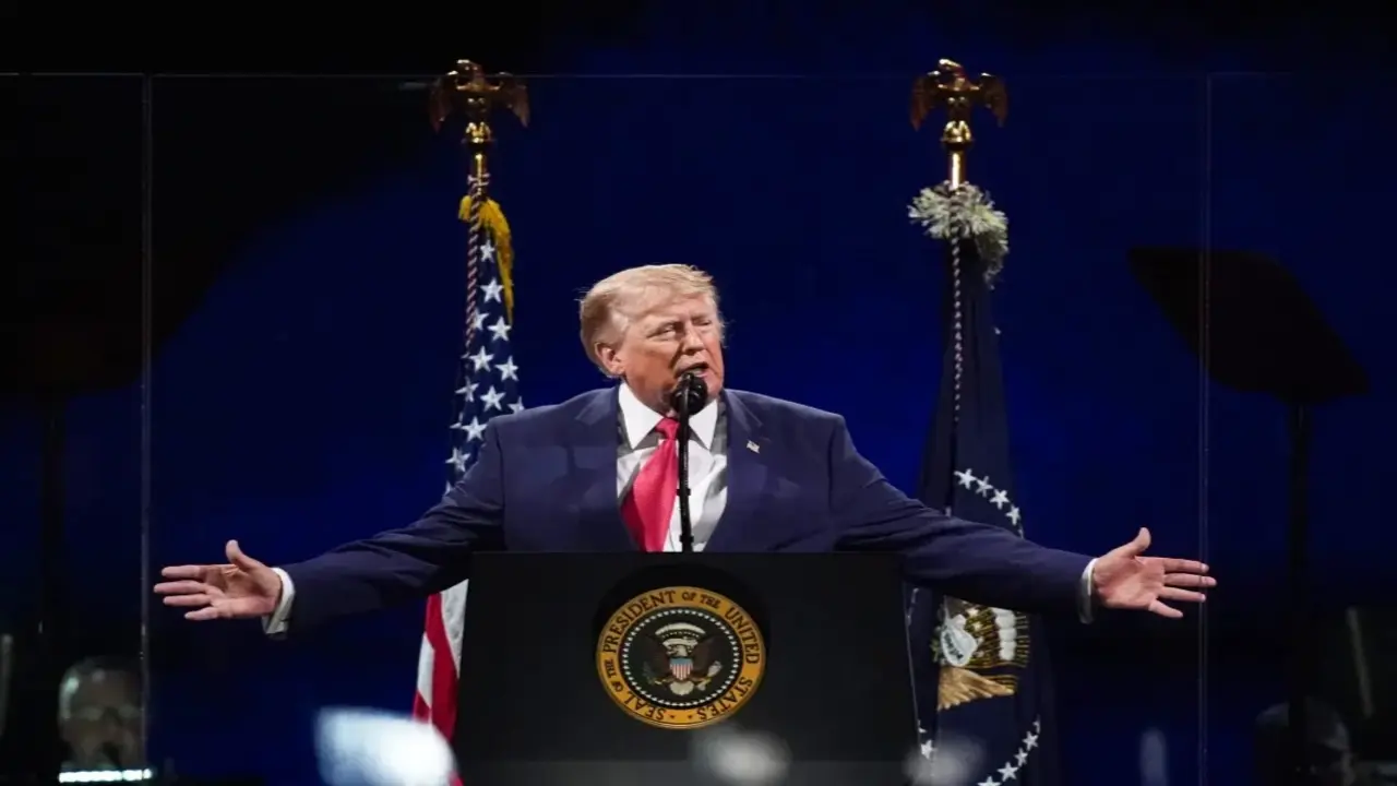 Tổng thống Trump ca ngợi "thời kỳ hoàng kim của nước Mỹ"