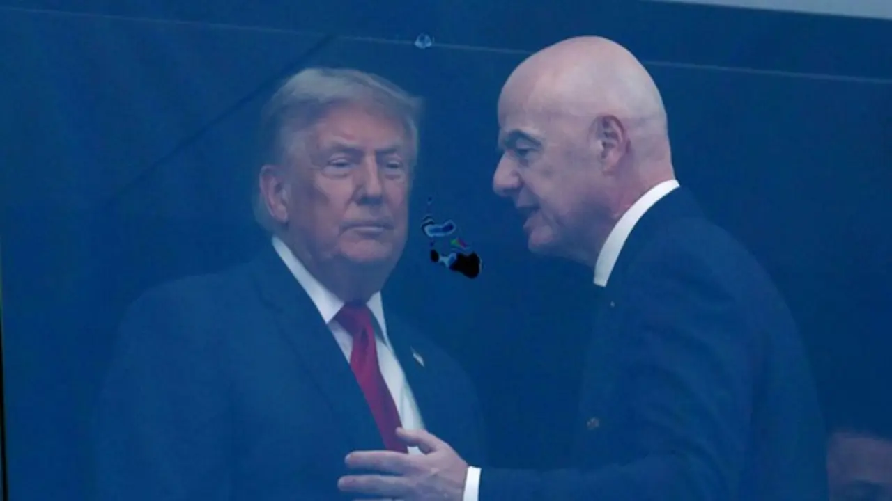 Tổng thống Trump được bảo vệ an ninh thế nào ở chung kết World Cup: Xem qua kính chống đạn