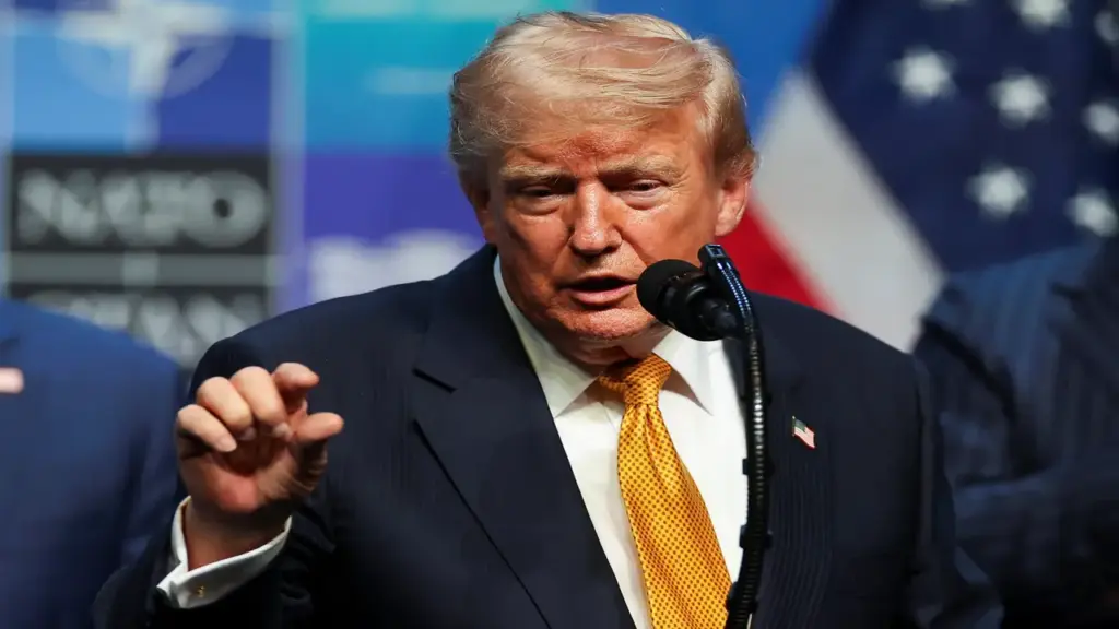 Tổng thống Trump: Mỹ sẽ tiếp quản eo biển Hormuz