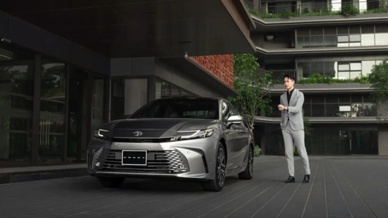 Toyota Camry HEV: Đẳng cấp doanh nhân, sẵn sàng cho xu hướng nhiên liệu xanh