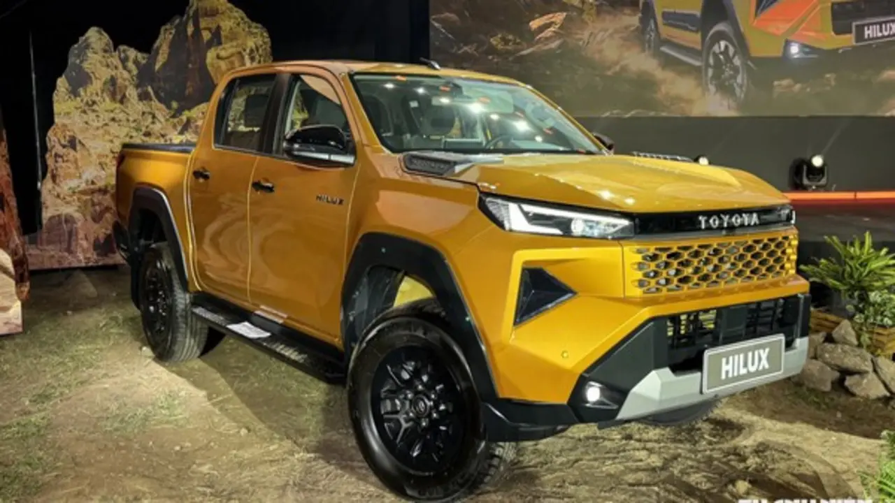 Toyota Hilux vượt Ford Ranger, rút ngắn cách biệt trong cuộc đua doanh số xe bán tải