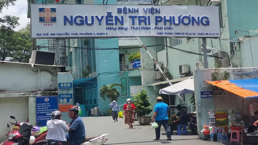 TPHCM: Bệnh viện điều chuyển bảo vệ sau phản ánh "thái độ" với bệnh nhân
