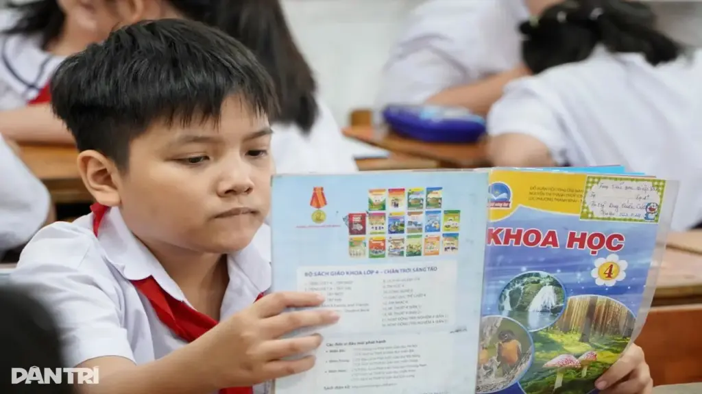 TPHCM cho mượn SGK miễn phí, đưa vào sử dụng 73 trường học mới