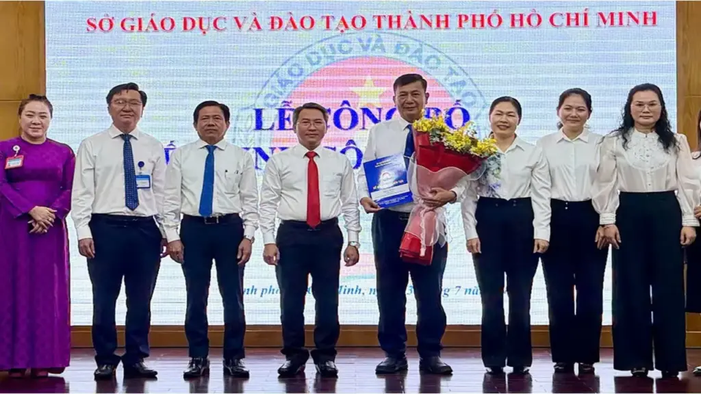 TP.HCM điều động nhiều cán bộ quản lý giáo dục, một chủ tịch phường làm hiệu trưởng trường THPT