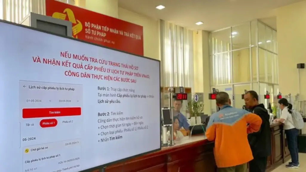 TP.HCM: Lộ đường dây 'phù phép', chạy lý lịch tư pháp siêu tốc