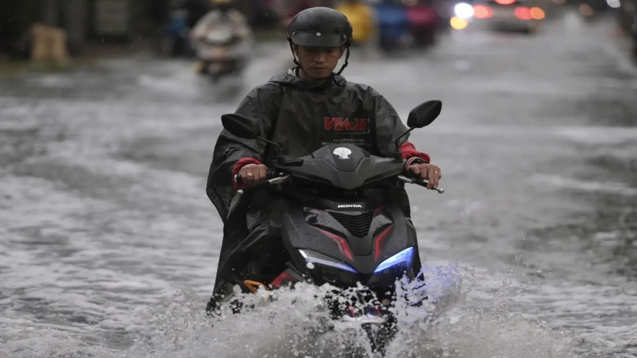 TPHCM và Nam Bộ ngày nắng, chiều có mưa rào và dông