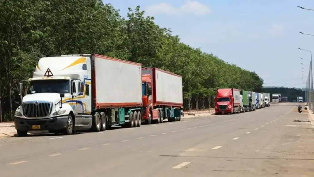 Trả lương tới 50 triệu đồng vẫn khó tuyển tài xế container