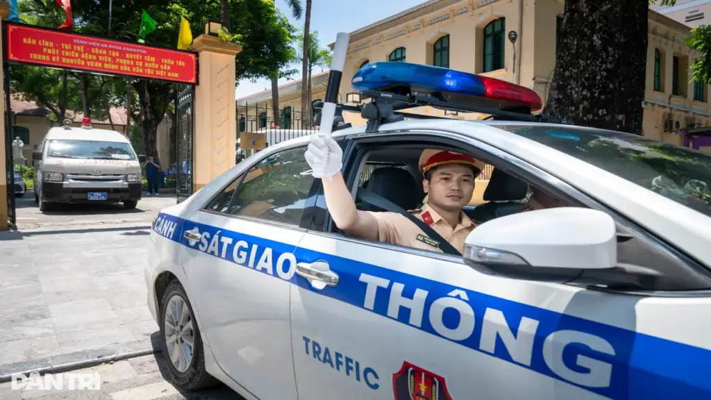 Trái tim người bố vượt 1.600km, đập trong lồng ngực bé trai 15 tuổi ở TPHCM