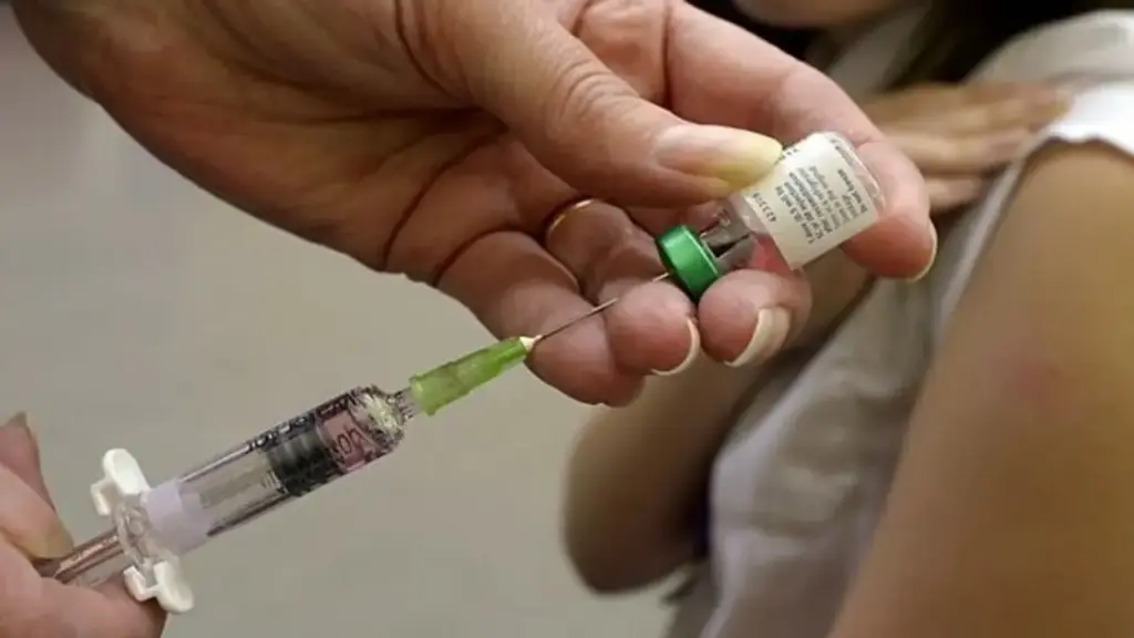 Tranh cãi người cha chi tiền mỗi tháng tiêm hormone tăng trưởng cho con gái 12 tuổi