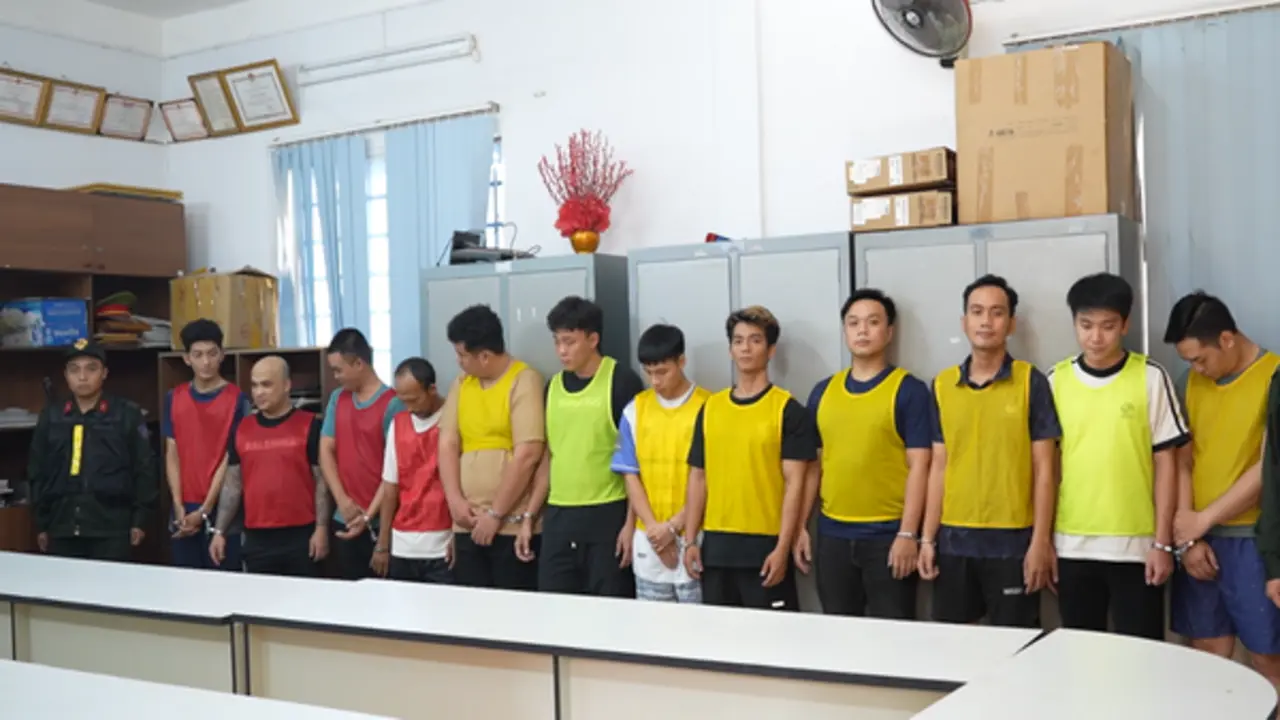Triệt phá đường dây cá độ bóng đá hơn 3.500 tỉ đồng: Khởi tố 97 bị can