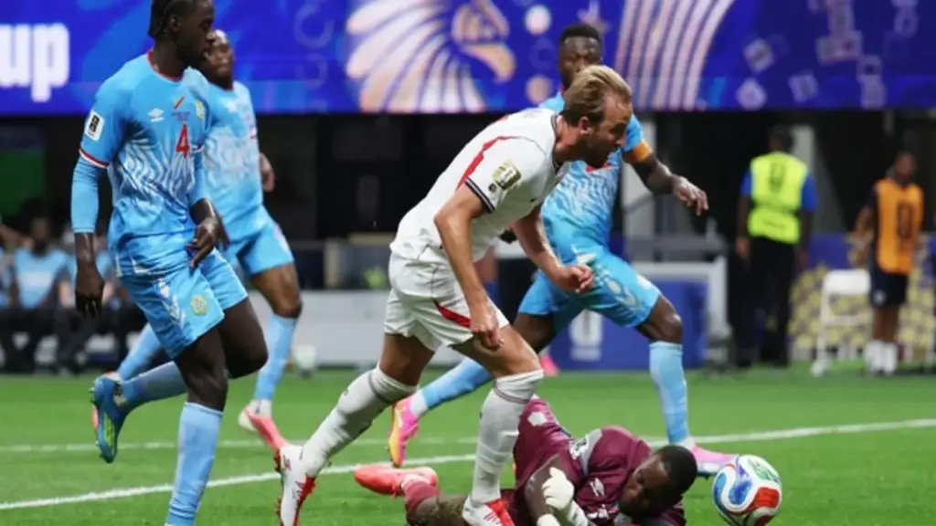Trọng tài và VAR trận Anh thắng ngược Congo gây tranh cãi: Harry Kane có ‘ăn vạ?