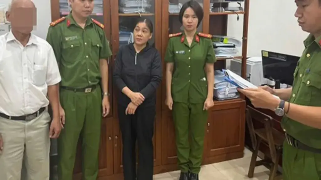 "Trúng" chiêu lừa mua ki-ốt, làm sổ đỏ, 2 nạn nhân mất 835 triệu đồng