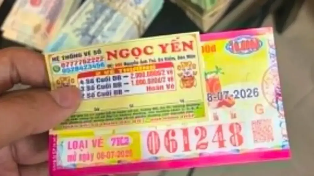 Trúng độc đắc 2 tỉ xổ số miền Nam, vợ chồng ở TP.HCM đổi thưởng trong đêm