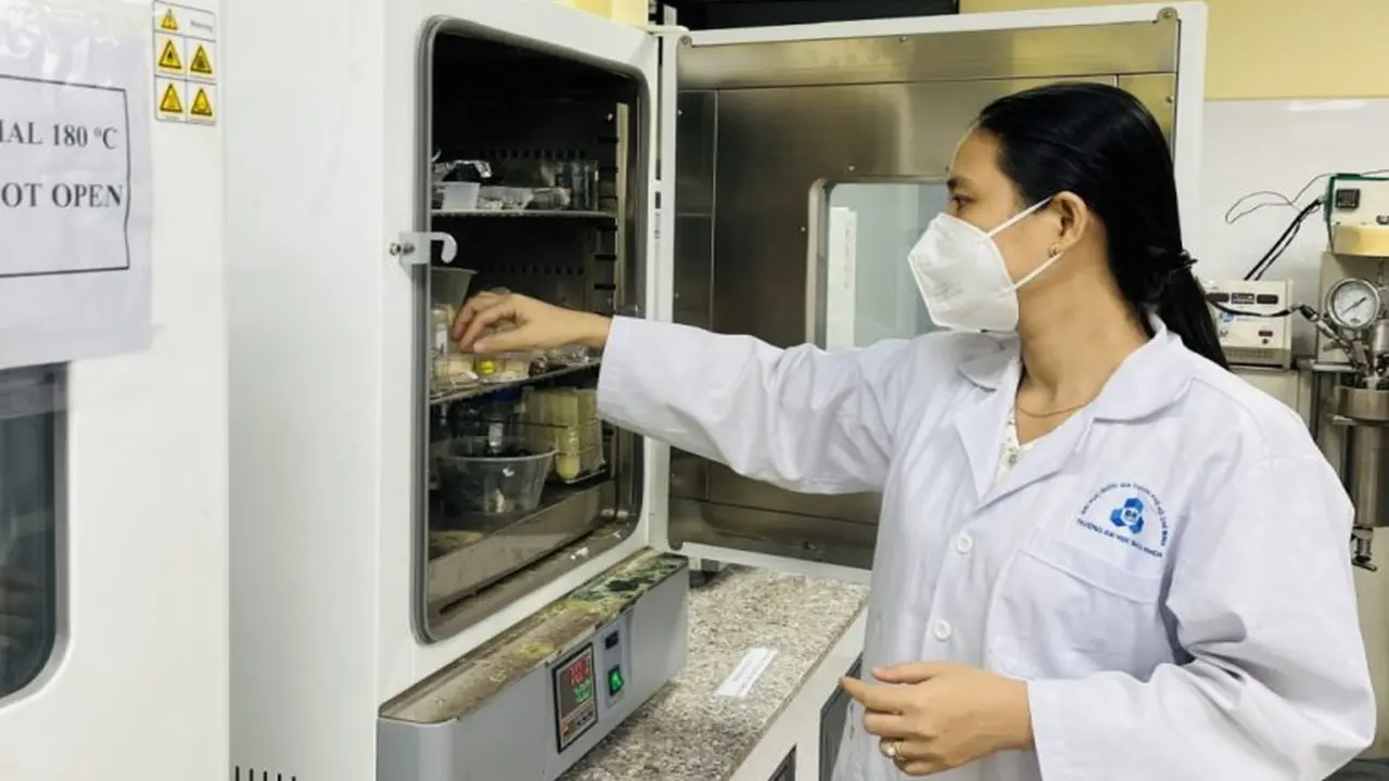 Trường đại học Bách khoa TP.HCM tuyển 21 nghiên cứu viên, trả lương học tiến sĩ