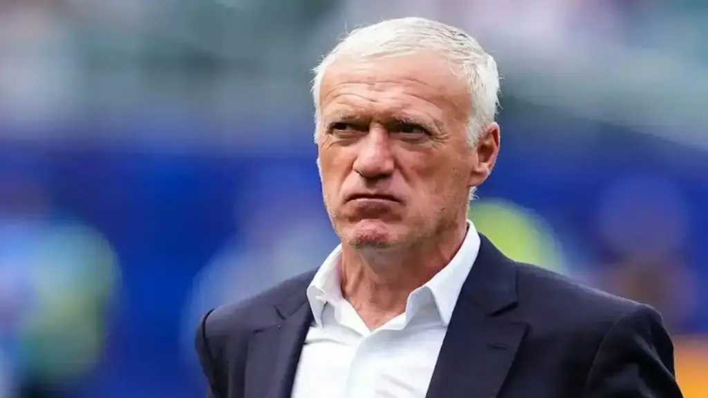 Truyền thông Pháp không hài lòng khi ông Deschamps mỉa mai trọng tài