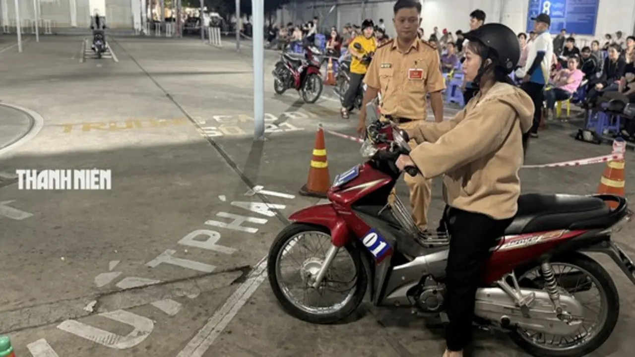 Từ 1.1.2028, thi giấy phép lái xe máy: Ngoài vòng số 8 còn thêm 11 tình huống