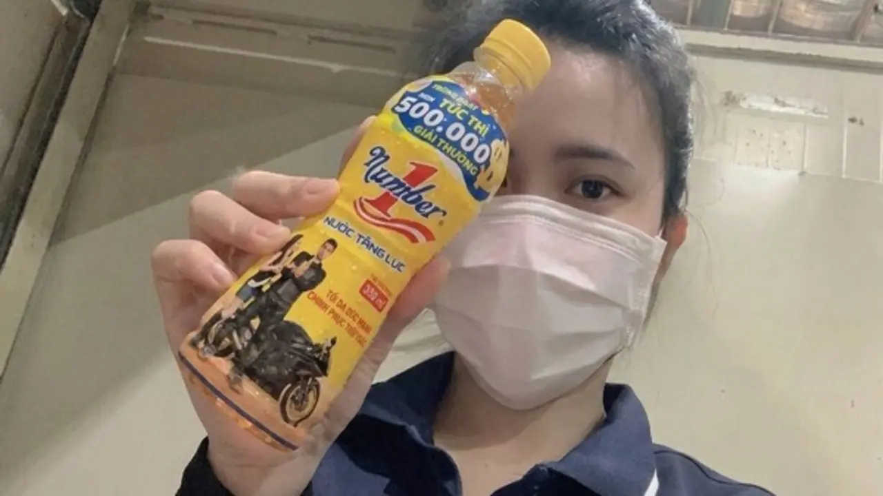 Từ một chai Number 1, nữ công nhân bất ngờ trúng thưởng 100 triệu đồng