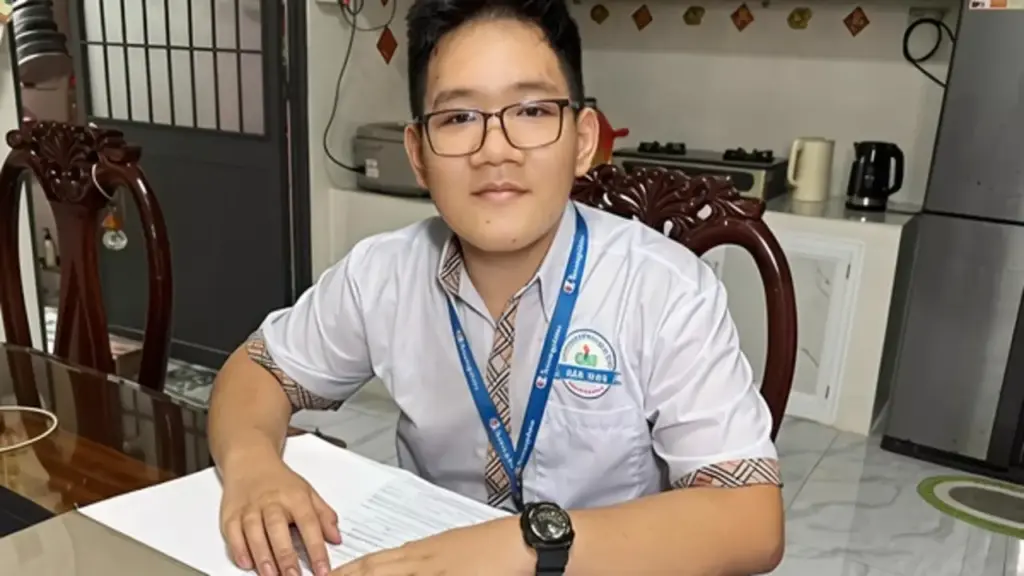 Từ phụ bếp đến trở thành thủ khoa THPT năm 2026 của tỉnh Cà Mau