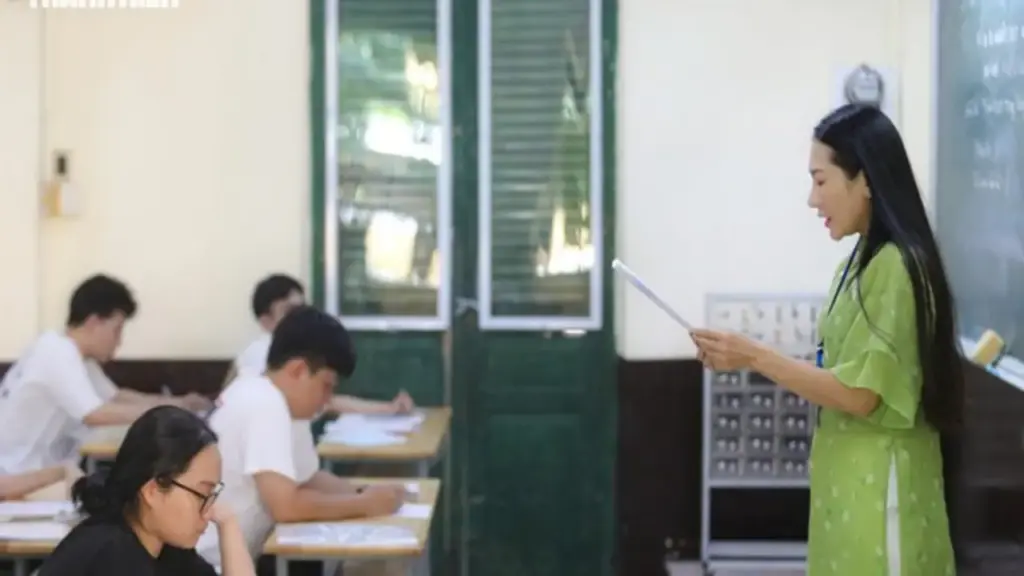 Từ tiêu cực ở Tuyên Quang, nên chăng bổ sung quy chế thi tốt nghiệp THPT?