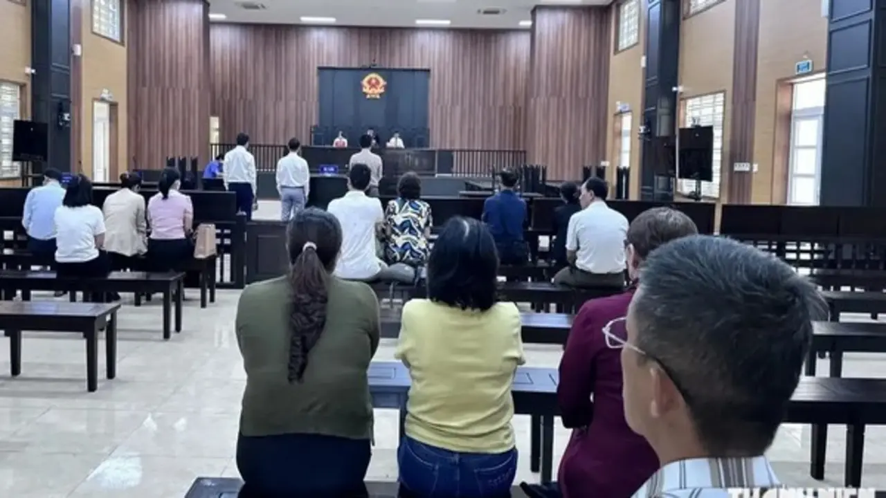 Tuyên án vụ dùng máy tán sỏi hỏng điều trị cho 255 bệnh nhân