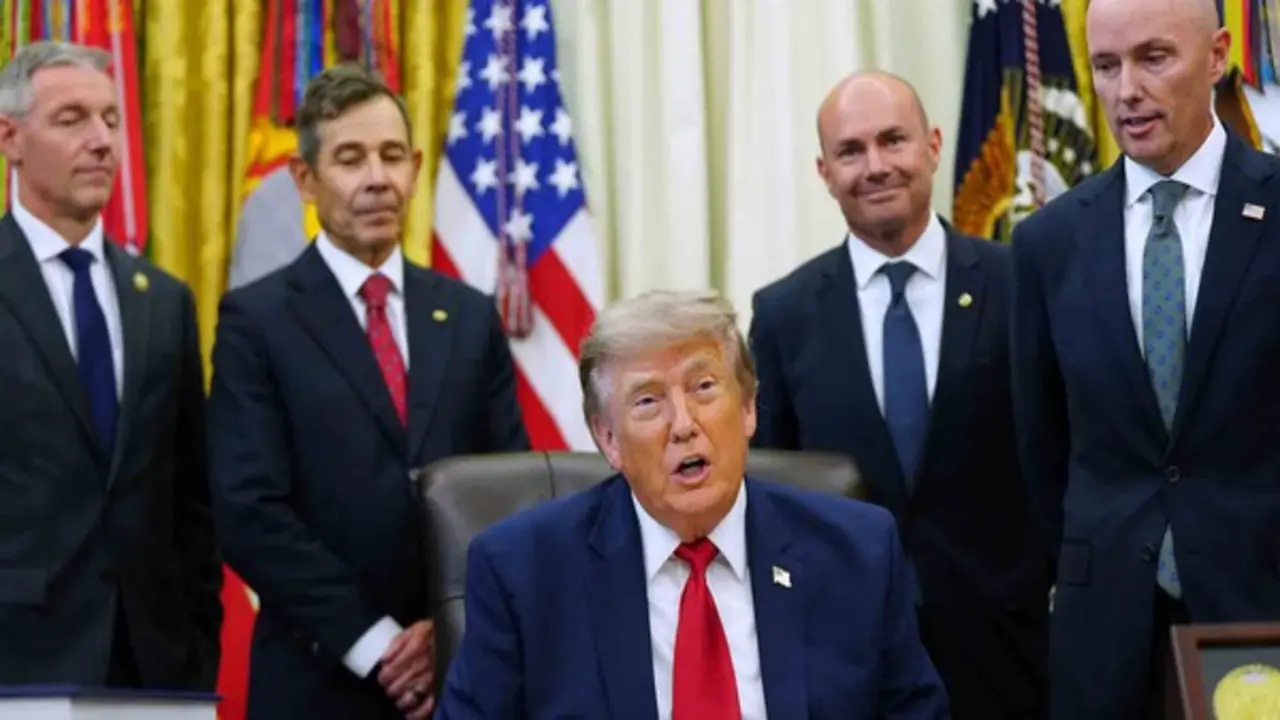 Tuyên bố bất ngờ của ông Trump về eo biển Hormuz