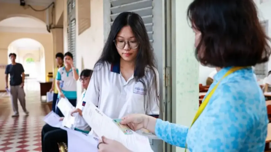 Tuyển sinh tổng hợp giảm lệ thuộc điểm thi tốt nghiệp THPT