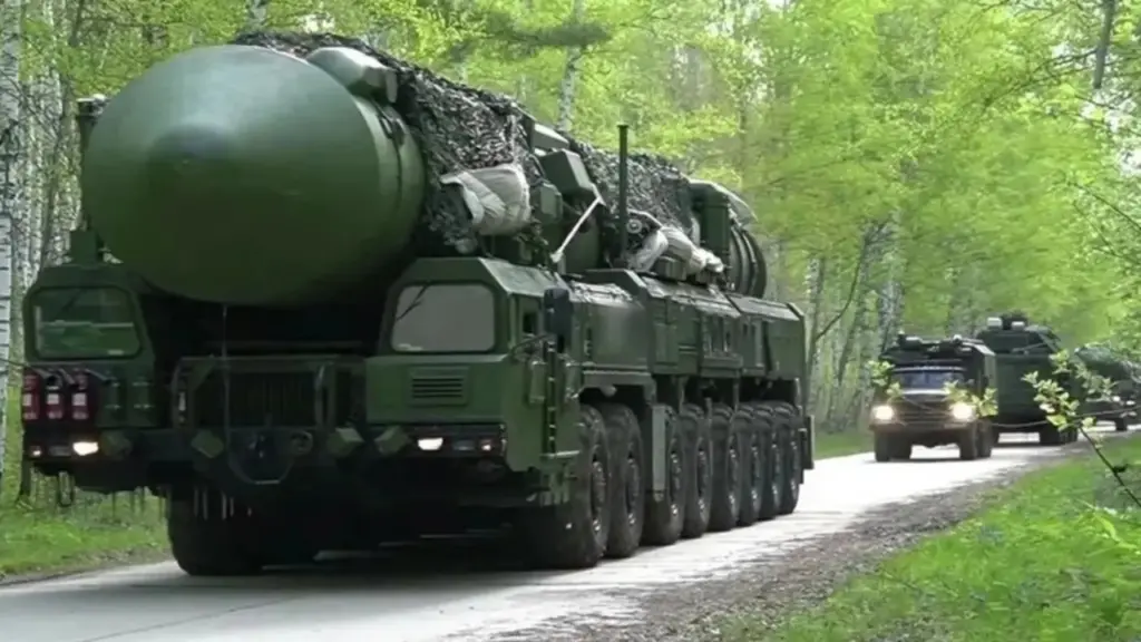 Ukraine gửi tối hậu thư cho Belarus, Nga cảnh báo "nóng" bảo vệ đồng minh
