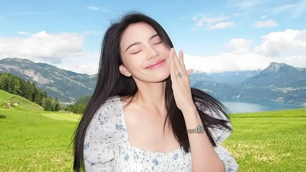 Váy áo hè của 'Ma nữ đẹp nhất Thái Lan'