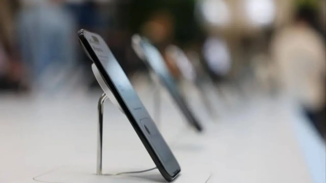 Vì sao Apple vẫn phát triển iPhone Air mới dù doanh số kém?