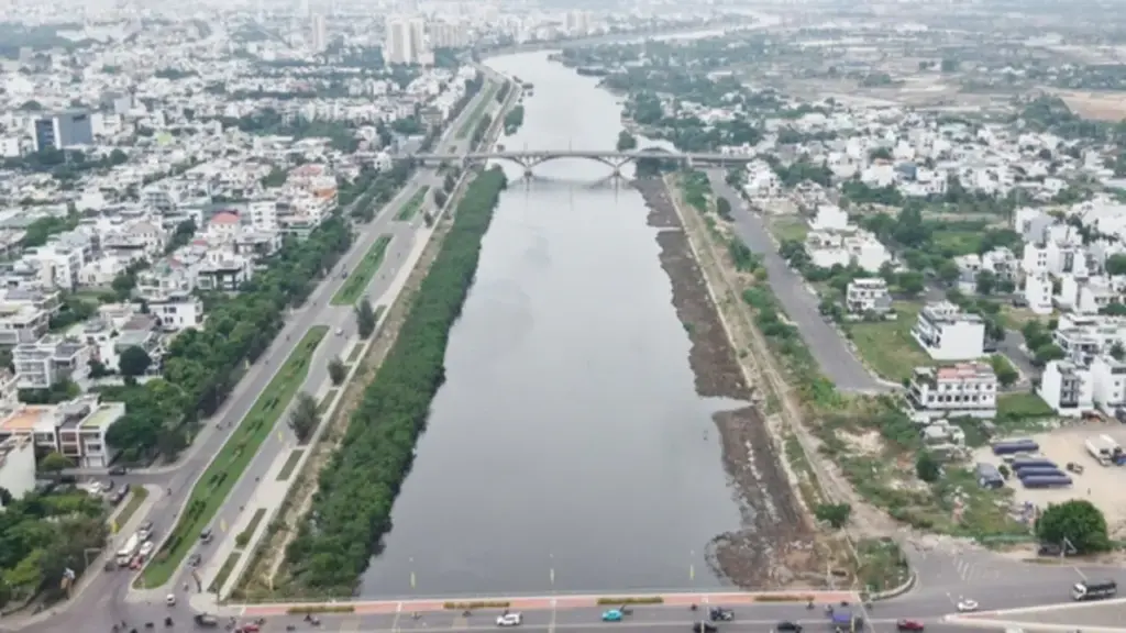 Vì sao chặt hàng cây trên sông Quán Trường ở Nha Trang?