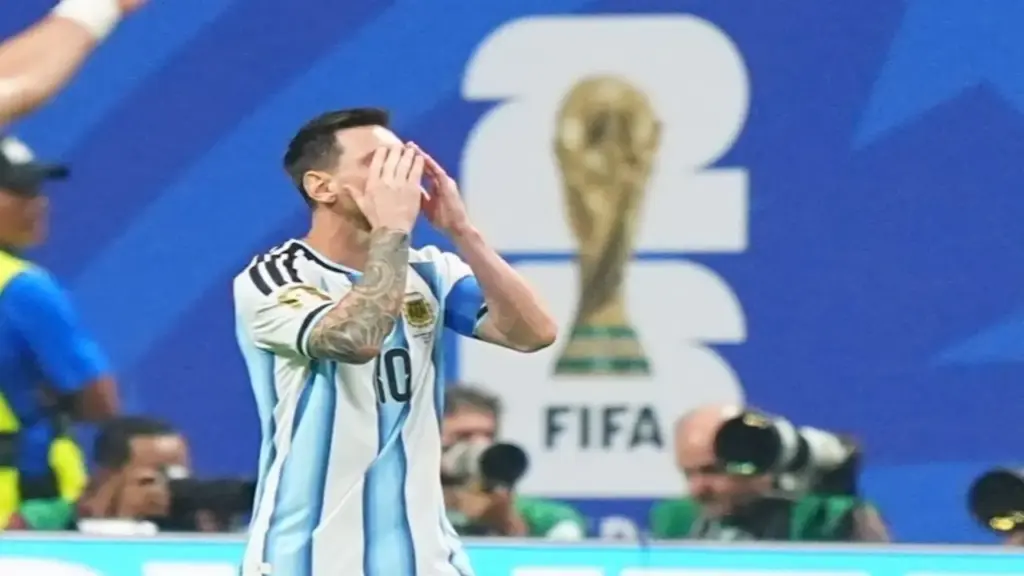 Vì sao Messi thường xuyên đá hỏng phạt đền ở World Cup?