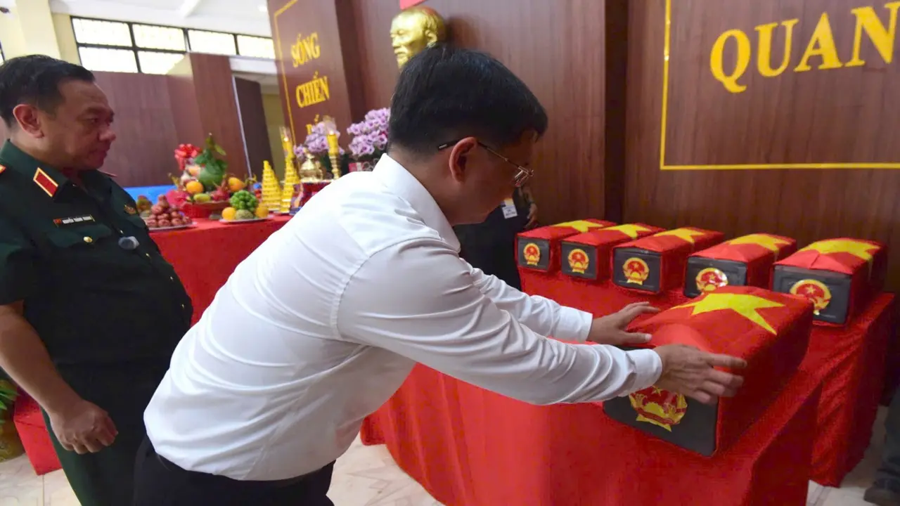 Vị trí tìm kiếm hài cốt liệt sĩ tại công viên Lê Thị Riêng được mở rộng khoảng gấp 3 lần