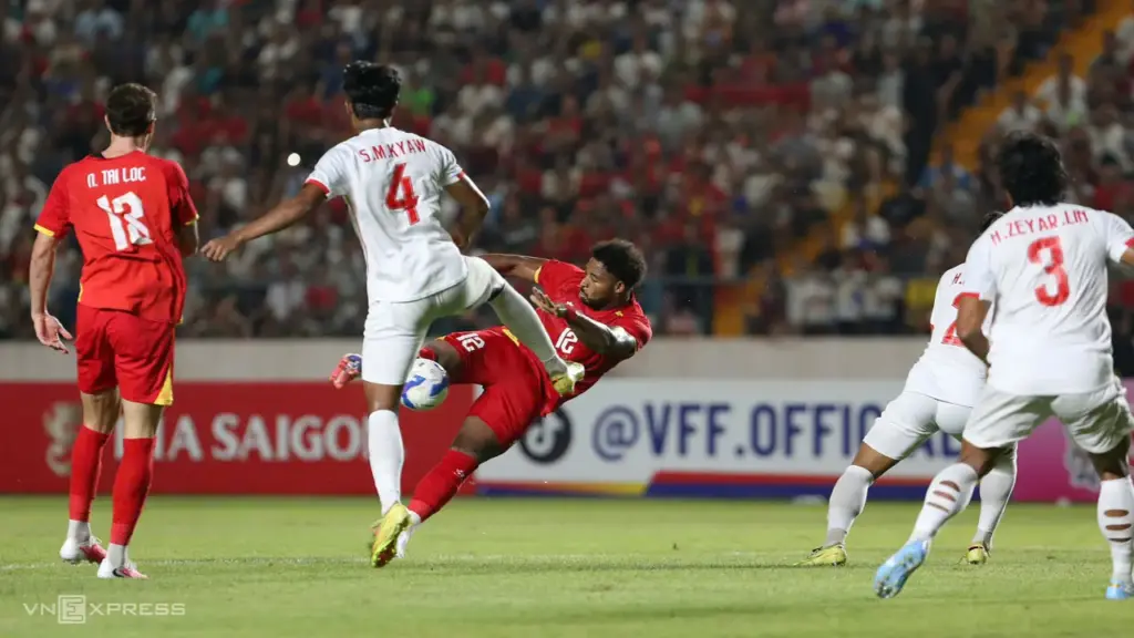 Việt Nam 2-0 Myanmar (H1): Xuân Mạnh ghi thêm bàn