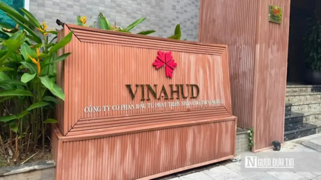 Vinahud còn lại gì sau khi "bán con"?