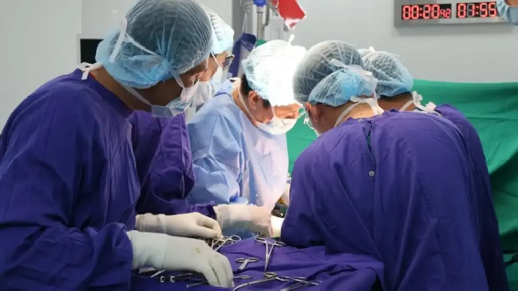 Vinmec Cần Thơ cứu bệnh nhân 75 tuổi có khối u gan lớn gần bằng quả bưởi