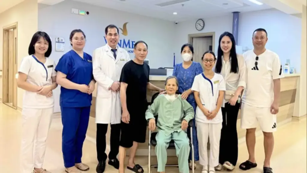 Vinmec Hạ Long giải cứu cụ bà 88 tuổi bị khối u giáp khổng lồ chèn ép đường thở suốt 18 năm