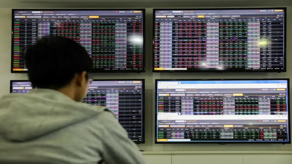 VN-Index giảm mạnh nhất một tháng