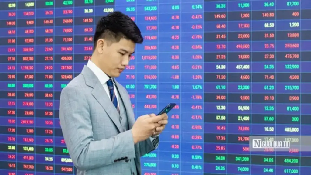 VN-Index lao dốc, công ty chứng khoán chỉ ra vùng "then chốt" cho nhịp cân bằng