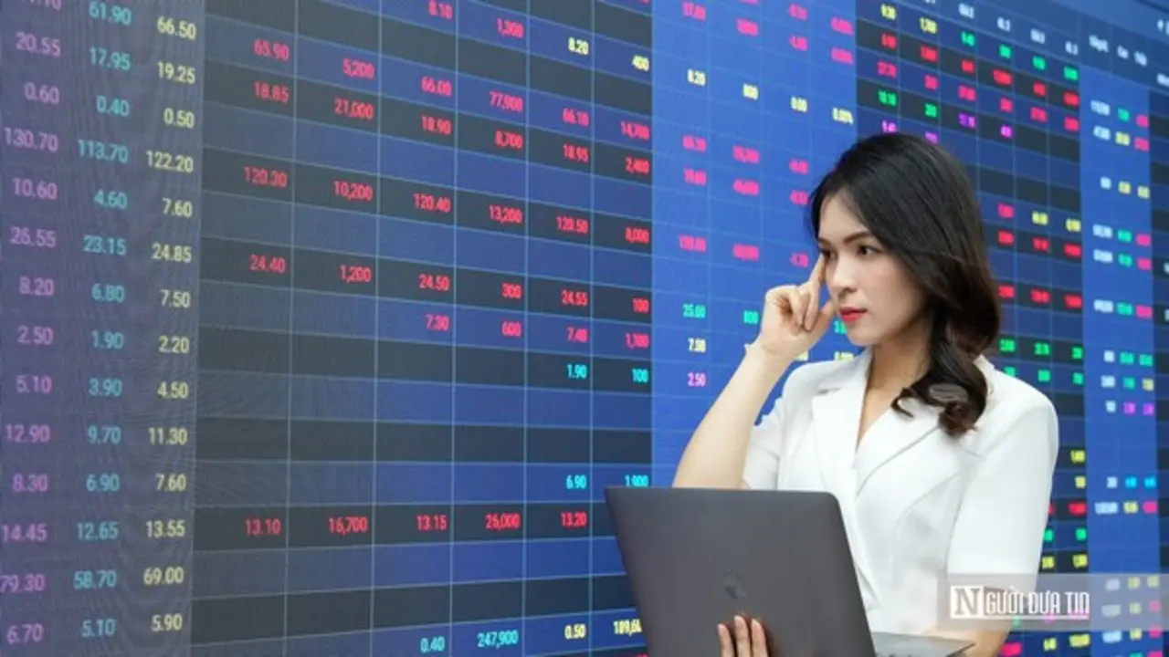VN-Index "thủng" hỗ trợ, công ty chứng khoán nghiêng về kịch bản thận trọng