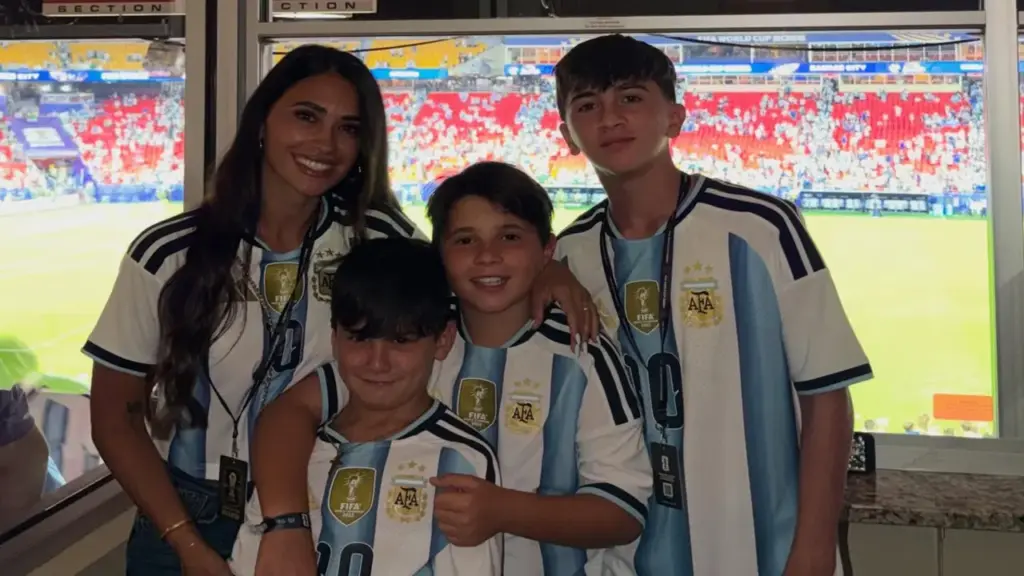 Vợ Messi 'nói không nên lời' sau chiến thắng ngoạn mục của chồng